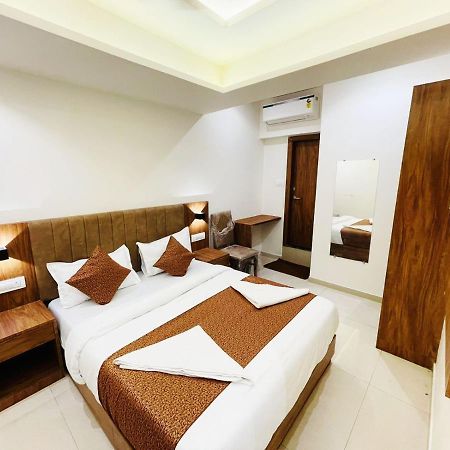 Hotel Black Burn Mumbai Exterior photo