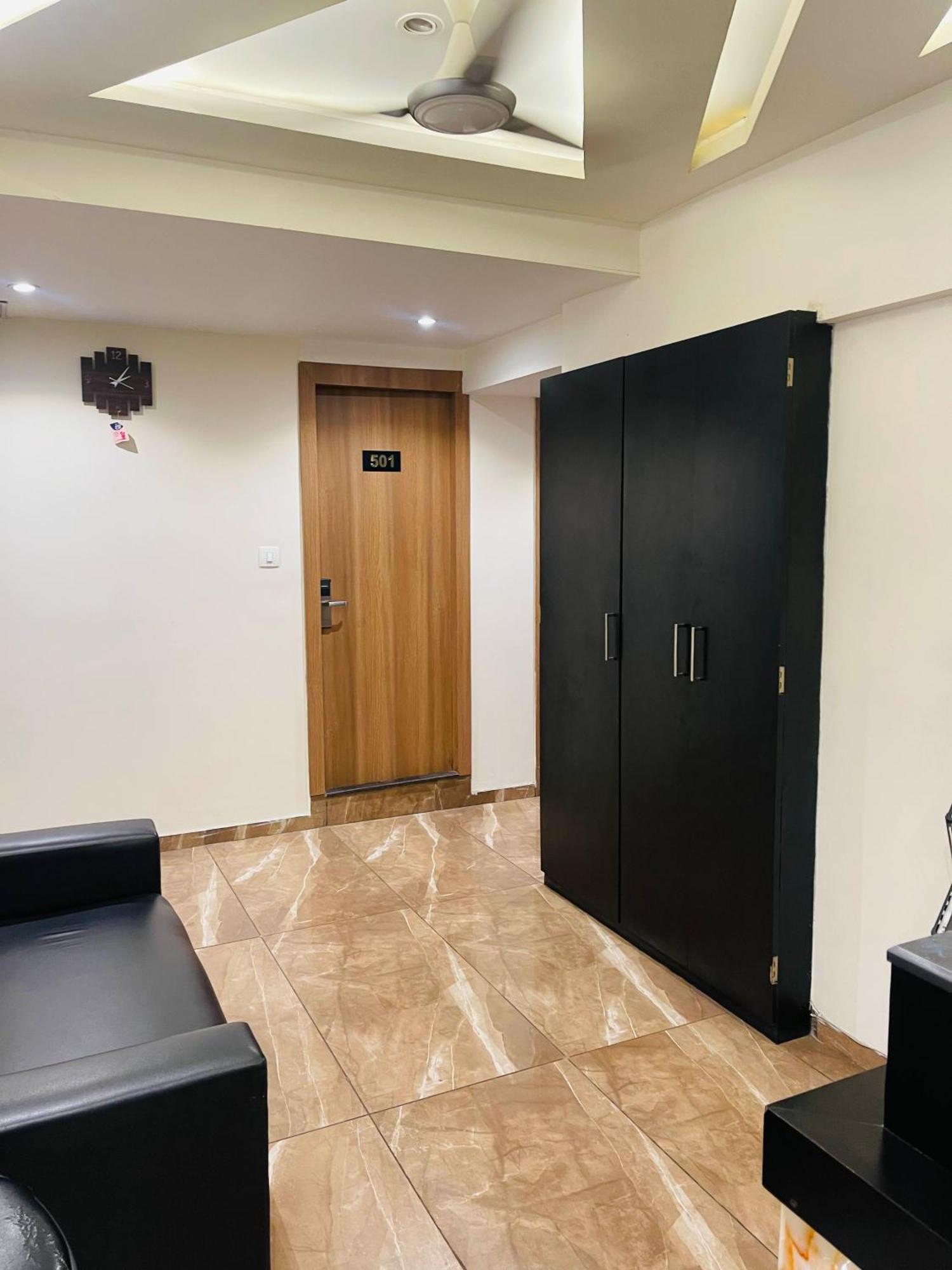 Hotel Black Burn Mumbai Exterior photo